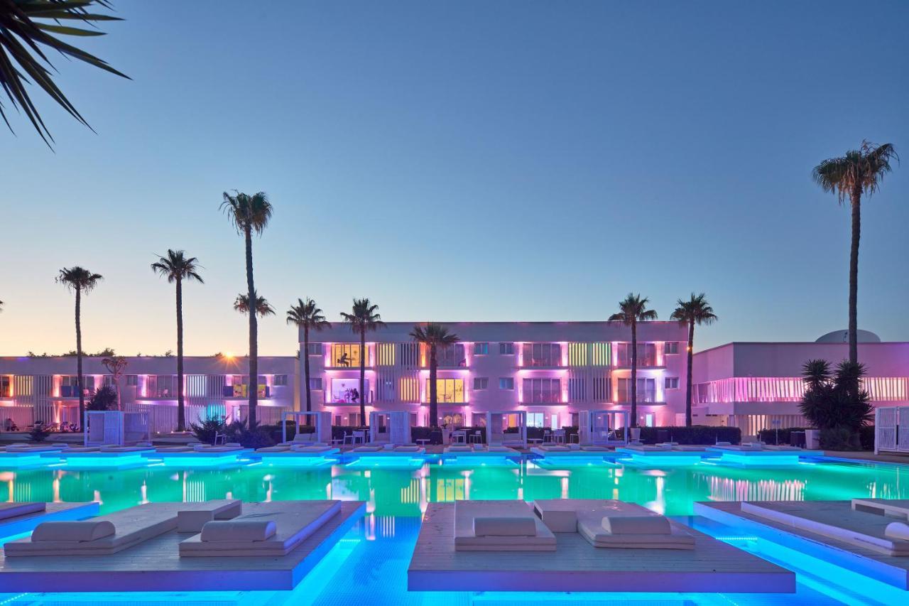 So White Beach Resort アヤナパ エクステリア 写真