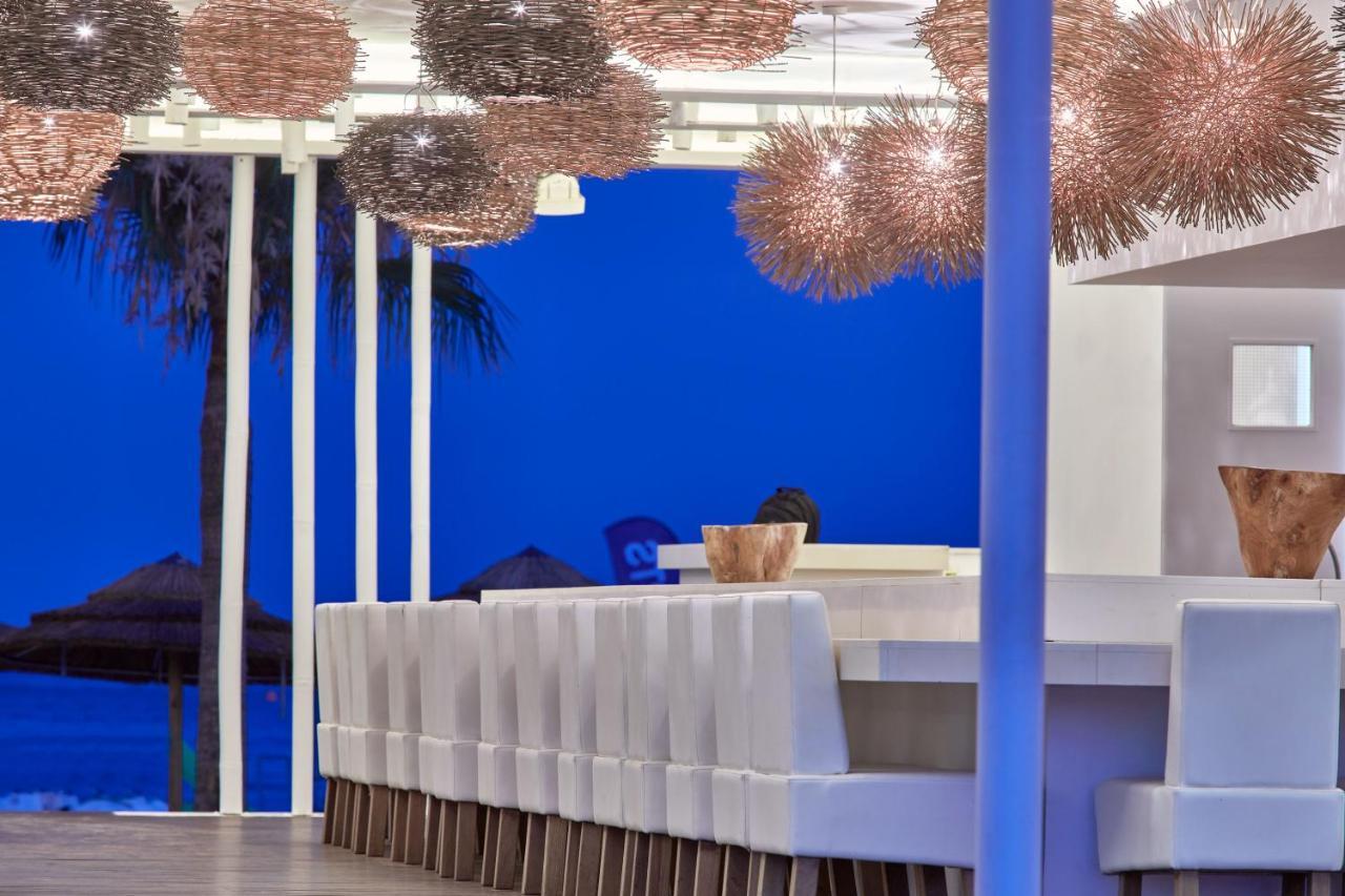 So White Beach Resort アヤナパ エクステリア 写真
