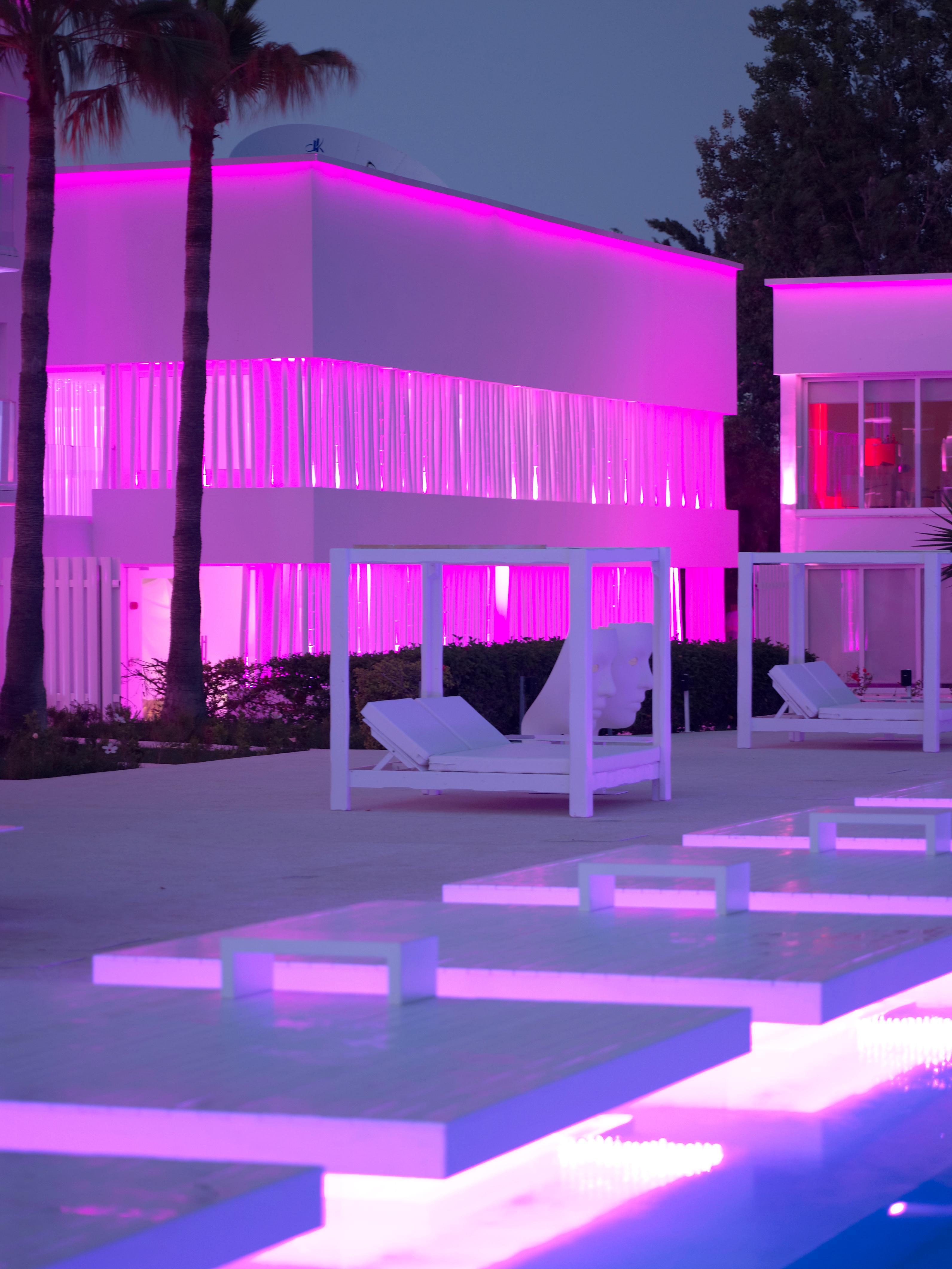 So White Beach Resort アヤナパ エクステリア 写真