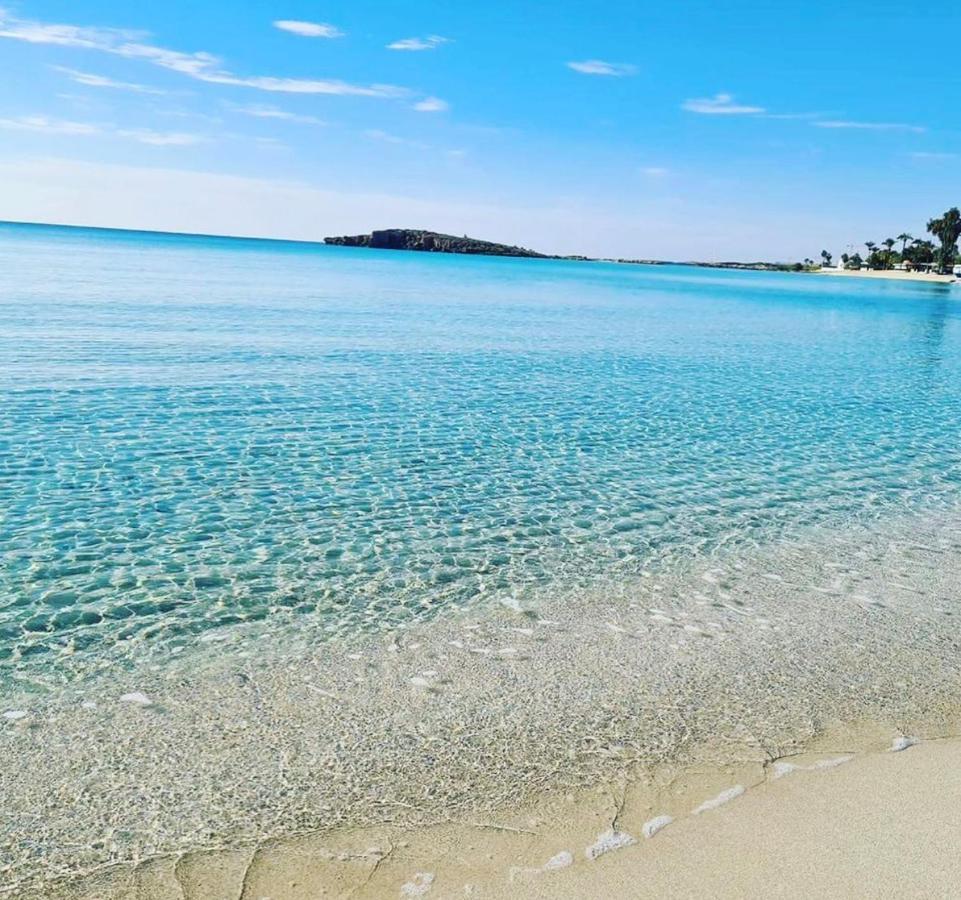 So White Beach Resort アヤナパ エクステリア 写真