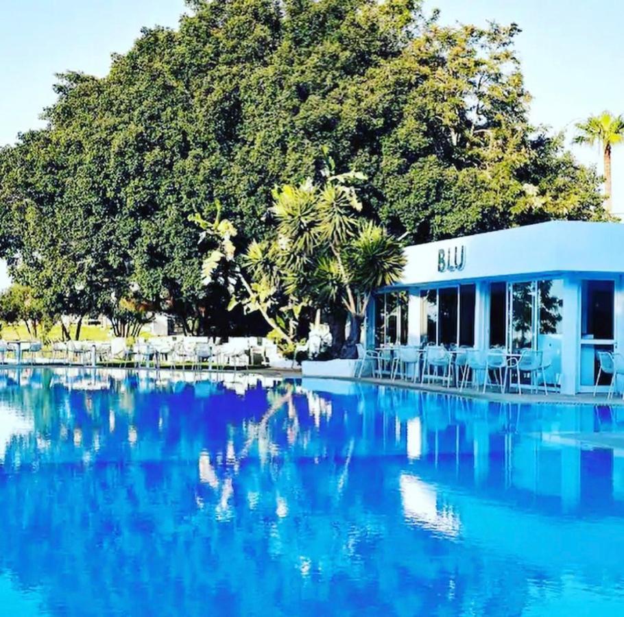 So White Beach Resort アヤナパ エクステリア 写真